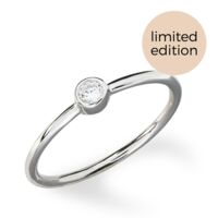 Chrissy - Solitaire Bezel Set Ring